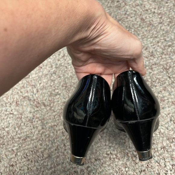 Tory Burch patent leather wedge heels - Picture 6 of 7